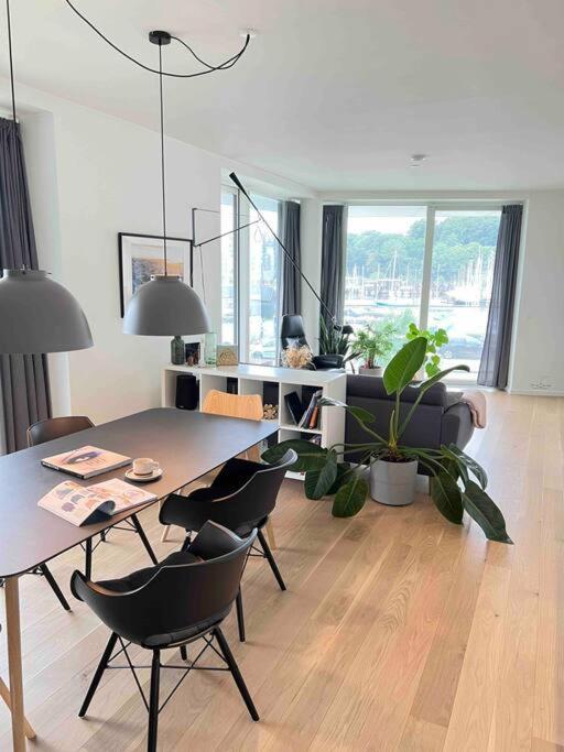 Appartamento Bo Med Stil Og Udsigt Til Aarhus Lystbadehavn Esterno foto