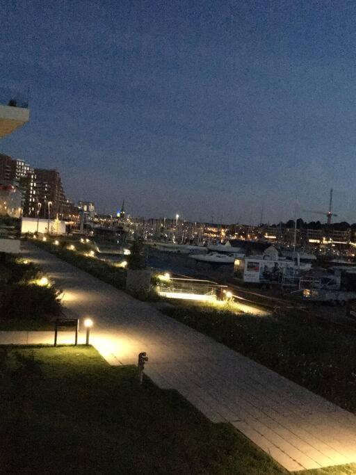Appartamento Bo Med Stil Og Udsigt Til Aarhus Lystbadehavn Esterno foto